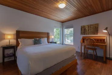 3 bedrooms - King/ queen/ double bunk Tofino Harbour
